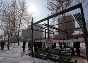 Акцию протеста в парке на проспекте Маштоца поддержал священник